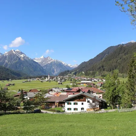 Ferienwohnung Haus Monteiro Elbigenalp Exterior foto